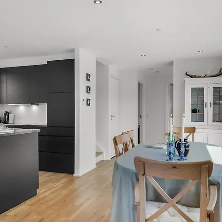 Vakantiehuis Lovely In With Wifi *